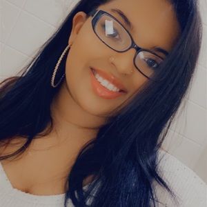 Meet your Posher, Alisa